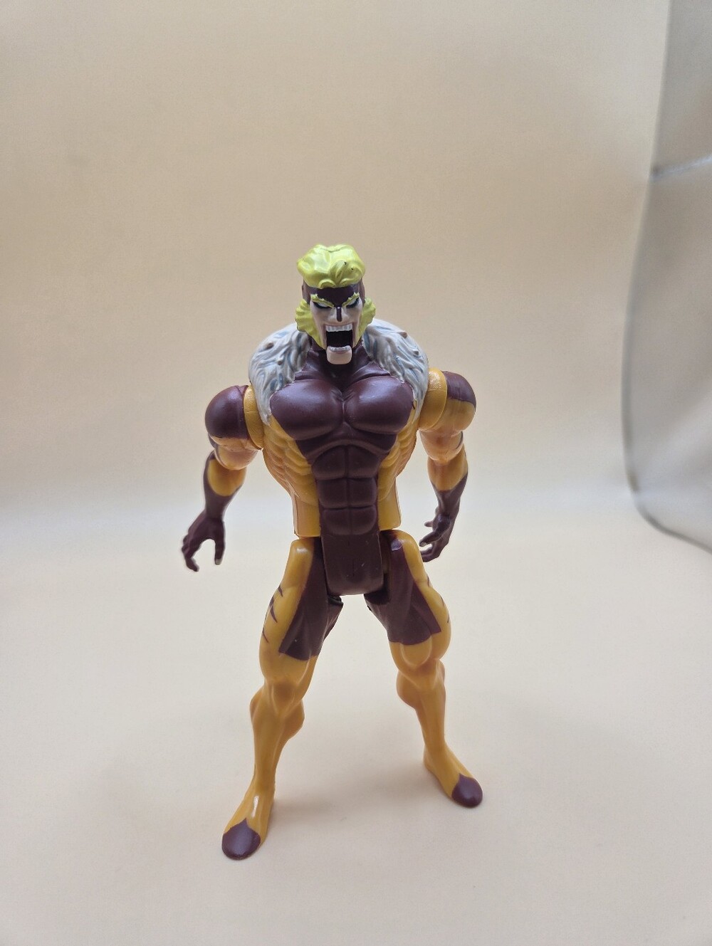 1993 Toy Biz Sabretooth Action Figure W/ Snarl And Swipe Action Loose